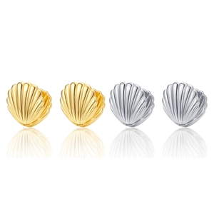 Minimalist seashell-shaped vertical stripe stud earrings in gold and silver finishes