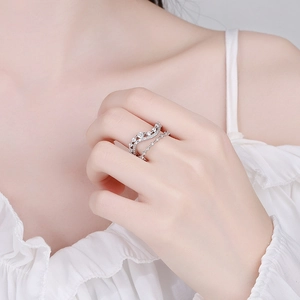 Elegant silver wavy double layer ring with cubic zirconia for women, adjustable fit