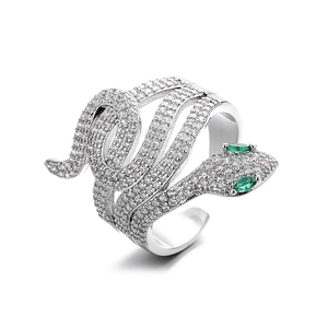 Anello a serpente di lusso in argento con pavé di zirconi e occhi con gemme verdi