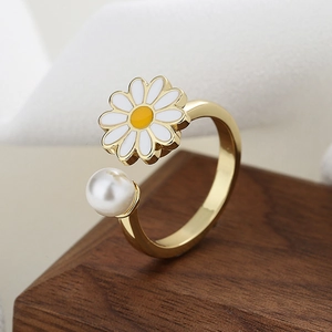 Daisy Flower Rotating Ring Copper Material With Faux Artificial Pearl Stress Relief Adjustable Open Ring Fashion Jewelry For Women