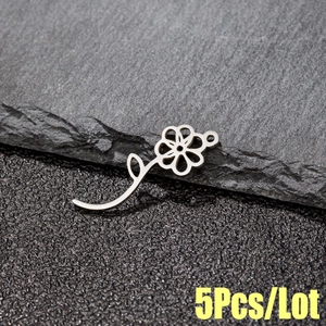 Lot de cinq pendentifs fleurs minimalistes en acier inoxydable pour création de bijoux DIY