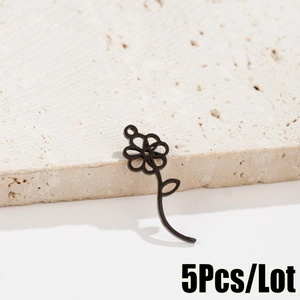 Détail de 5 pendentifs fleur et feuille en acier inoxydable noir mat pour le DIY