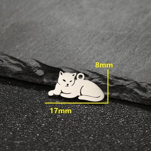Minimalist stainless steel leopard cat animal pendant showing 17mm x 8mm dimensions