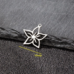 17mm stainless steel hollow flower pendant with star shape and silver finish