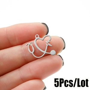 Macro shot of 5Pcs polished stainless steel heart stethoscope DIY jewelry charms