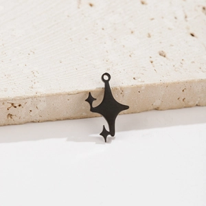 Détail du pendentif étoile noir mat géométrique pour la création de bijoux DIY