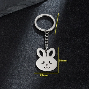 Porte-clés en acier inoxydable avec pendentif lapin mignon aux détails ajourés