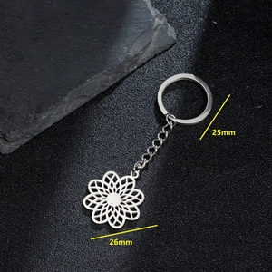 Minimalistischer Schlüsselanhänger aus Edelstahl mit 26mm Blumenanhänger in Silber