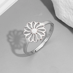 Adjustable stainless steel open ring with cutout daisy flower design in silver finish