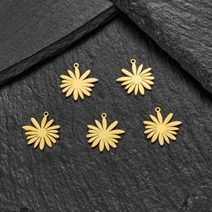 Cinq pendentifs marguerites en acier doré sur pierre noire pour création de bijoux DIY