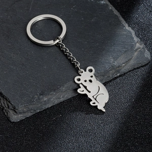 Minimalistischer Koala-Anhänger Schlüsselanhänger aus Edelstahl auf schwarzem Stein