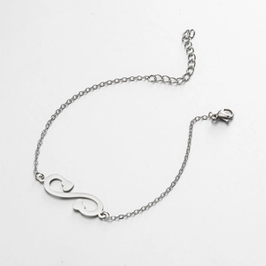 Bracelet infini cœur en acier inoxydable argenté avec chaîne réglable et fermoir