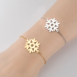 Elegant Snowflake Pendant Bracelet Stainless Steel Hollow Cut Design Adjustable Chain Winter Jewelry For Women Girls