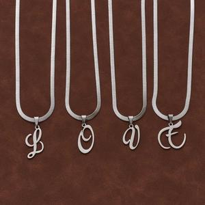 Colliers chaîne serpent en argent poli avec pendentifs lettres cursives L-O-V-E