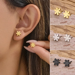 Boucles D'oreilles Puces Marguerite Minimalistes En Acier Inoxydable Petit Bijou Floral Frais Pour Femmes Quotidien