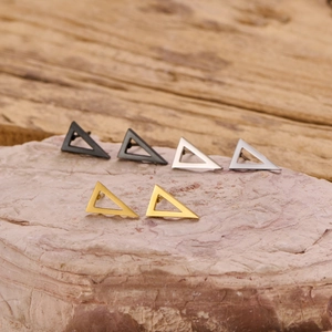 Boucles d'oreilles triangle minimalistes en acier inoxydable noir or et argent
