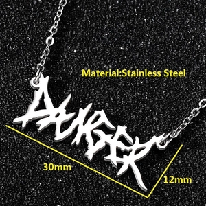Collier gothique 'DANGER' en acier inoxydable, dimensions 30mm x 12mm