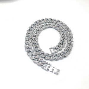 Collana da uomo silver Cuban link con micro-pave di cristalli stile hip hop ghiacciato