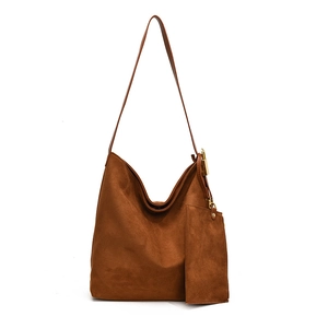 Sac fourre-tout minimaliste en daim marron pour femme avec une pochette zippée assortie