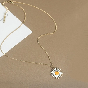 Collier Pendentif Fleur Marguerite En Acier Inoxydable Plaqué Or 14K Bijoux Floraux Doux Pour Femmes Minimaliste