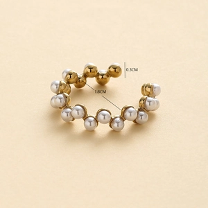 Bague ouverte dorée avec perles blanches, bande ondulée, diamètre 1,8 cm, style élégant