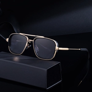 Lunettes de soleil rétro pour hommes avec monture en métal doré et bordure noire