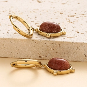 Boucles d'oreilles créoles vintage en acier doré avec pierre de sable brun ovale