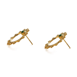 Boucles d'oreilles soleil dorées avec pierre verte et plaqué or 14k sur acier