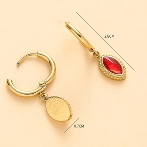 Boucles d'oreilles créoles en acier plaqué or 14K avec rubis rouge de taille marquise