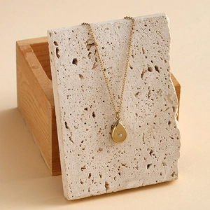 Collier avec pendentif larme en acier inoxydable doré 14 carats et incrustation zircon