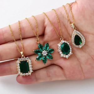 Emerald Green Pendant Necklace Stainless Steel Vintage Geometric Zircon Inlaid Luxury Clavicle Chain Jewelry For Women