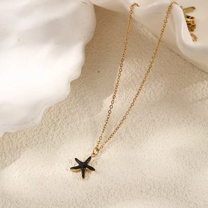 Collana a stella marina in acciaio inossidabile placcata oro 14k con smalto nero