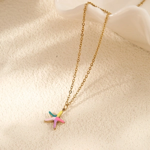 Collana a stella marina in acciaio inossidabile placcato oro 14k con smalto colorato su base