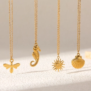 Colliers en acier inoxydable plaqué or 18k avec pendentifs abeille, hippocampe et soleil