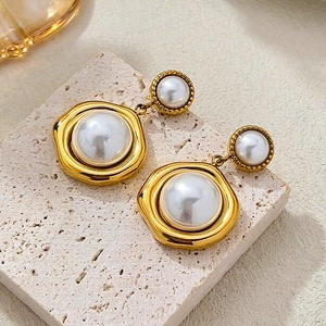 Boucles d'oreilles perles vintage avec monture ondulée en acier inoxydable doré pour femme