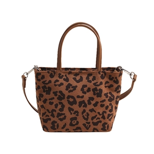 Sac fourre-tout chic à imprimé léopard en faux daim avec poignées et bandoulière