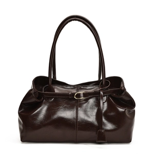 Borsa tote retrò in pelle marrone lucida con spalline lunghe e fibbia dorata elegante
