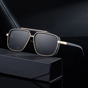 Retro square polarized sunglasses for men with black and gold metal double bridge frame