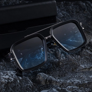 Retro square frame sunglasses for men with double bridge metal structure and blue lenses