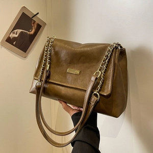 Vintage PU Leather Crossbody Bag For Women Retro Shoulder Handbag With Gold Chain Strap And Metal Plate Flap For Daily Use