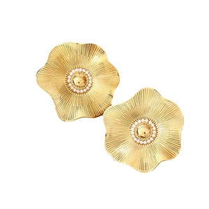 Boucles d'oreilles fleurs dorées style vintage français avec incrustation de perles