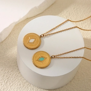 Collier en acier inoxydable plaqué or 18 carats avec pendentifs étoile turquoise et nacre