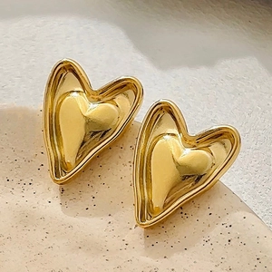 Boucles d'oreilles cœur en acier inoxydable doré 18 carats sur support pierre