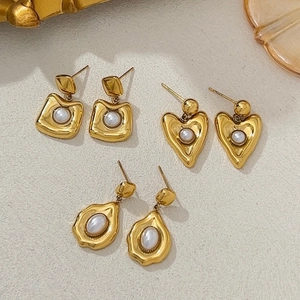 Boucles d'oreilles perles irrégulières françaises en forme de cœur et de goutte dorées