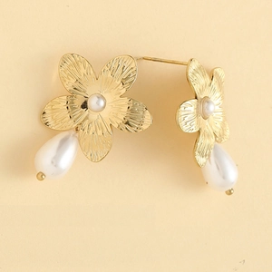 Elegant gold flower earrings with pearl pendants and intricate petal textures