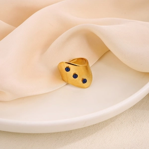 Bague vintage française en acier inoxydable doré 18K avec trois pierres naturelles bleues