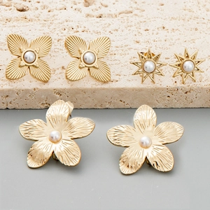 Golden Flower Stud Earrings Stainless Steel With Freshwater Pearl Minimalist Niche Exaggerated Design Jewelry For Women