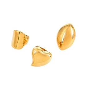 Polished gold heart charm and irregular open chunky ring set in minimalist titanium steel