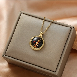Collier élégant en acier inoxydable doré avec pendentif portrait religieux sur soie