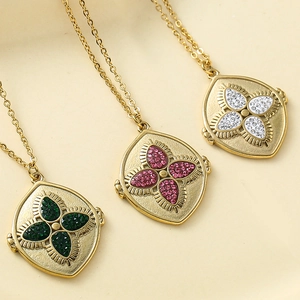 Colliers trèfles bohèmes dorés avec pendentifs fleurs en zircon coloré en trois variantes